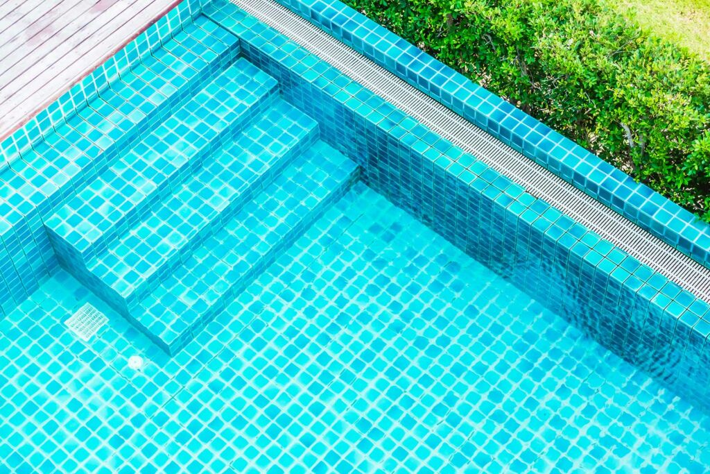Fuite d'eau sur une piscine