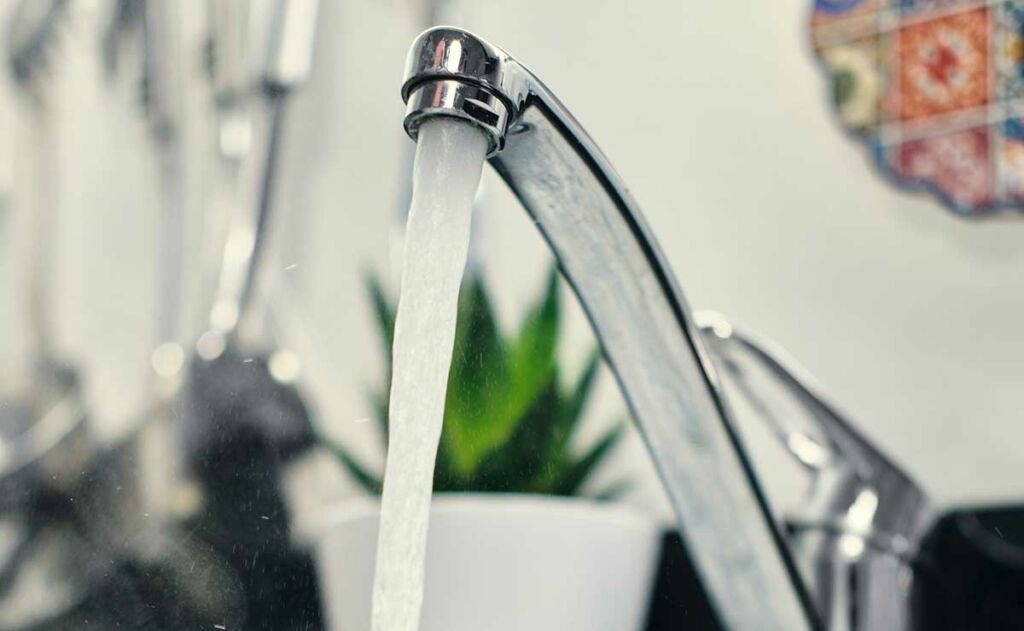 Robinet eau évier
